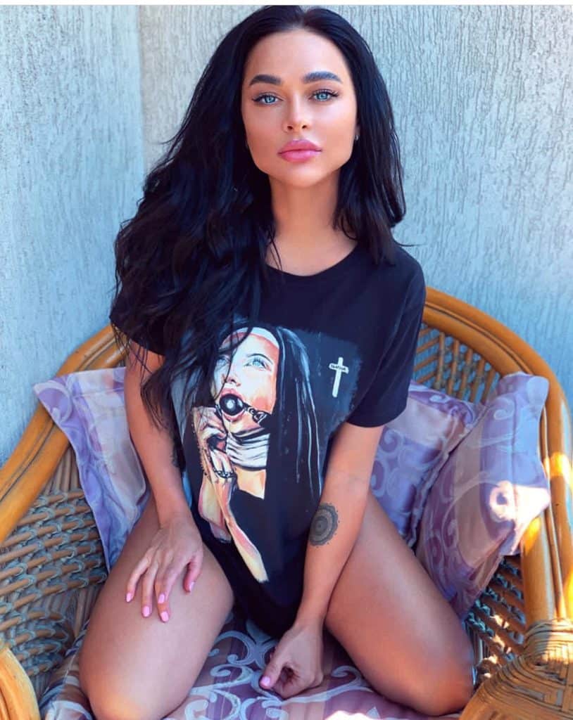 אמילי נערת ליווי בחיפה